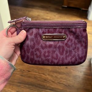 Adorable Betsey Johnson purple cheetah parent zip coin purse with keychain